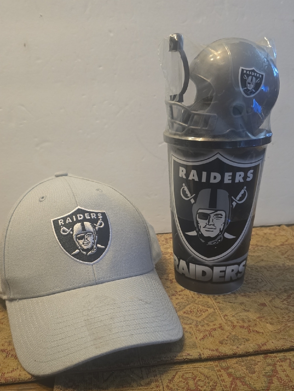 Las Vegas Raiders NFL Cap And Helmet Tumbler Combo